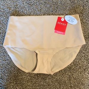 NWT Spanx Undie-tectable brief panty size M